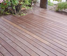 Fertige Holzterrasse