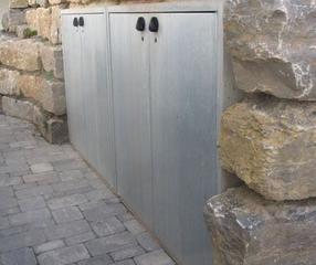 Hangabstützung mit integrierten Müllboxen