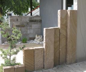 Sichtschutz mit Sandsteinpalisaden